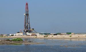 Tired of China&rsquo;s grip, Iran confronts harsh oil reality