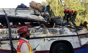 30 killed in Rahim Yar Khan after buses collide head-on