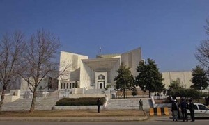 پاناما اسکینڈل کیس: ایک ماہ سے سب فیصلے کے منتظر