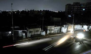 کراچی کا بڑا حصہ ایک بار پھر تاریکی میں ڈوب گیا