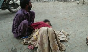 رائیونڈ: عملے کے انکار کے باعث ہسپتال کے باہر فرش پر بچے کی پیدائش