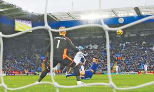 Benteke ends 14-game goal drought to ease Palace relegation worries