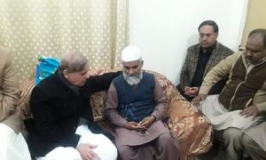 وزیراعلیٰ پنجاب کی زینب کے گھر آمد، ملزمان کو سزا دلوانے کی یقین دہانی