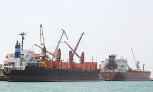 Yemen’s main port in cross hairs of Saudi-led offensive