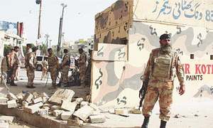 Sindh Rangers personnel intercept and kill suspected suicide attacker near Manghopir
