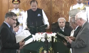 نگراں وفاقی کابینہ کے 6 ارکان نے حلف اٹھالیا