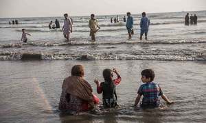 Four women, two children drown at Gadani beach in Hub district