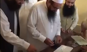 جماعت الدعوۃ کے سربراہ حافظ سعید نے اپنا ووٹ کاسٹ کردیا