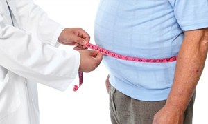 موٹاپا زیادہ کھانے یا بیٹھنے سے نہیں ہوتا تو پھر ہوتا کیسے ہے؟