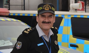 How an ordinary Peshawar traffic warden uses Facebook to promote the image of police