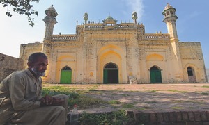 Divisions, divides and diversity in Islam in South Asia