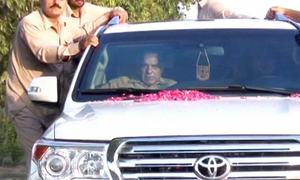 Shehbaz Sharif returns to Pakistan ahead of upcoming budget sessions