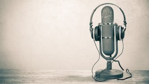 These volunteer-run online radios are bringing Urdu to German airwaves