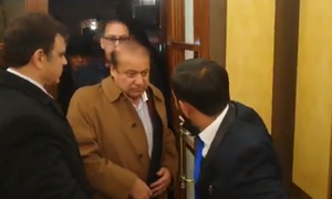 توشہ خانہ ریفرنس: نواز شریف کے ناقابل ضمانت وارنٹ جاری