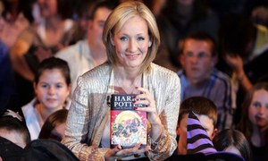 مخنث افراد پر نامناسب تبصرہ، ویب سائٹس کا 'جے کے رولنگ' سے لاتعلقی کا اظہار