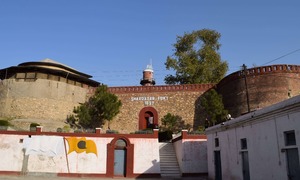 The weeping willows of Shabqadar and other marvels at this magnificent fort