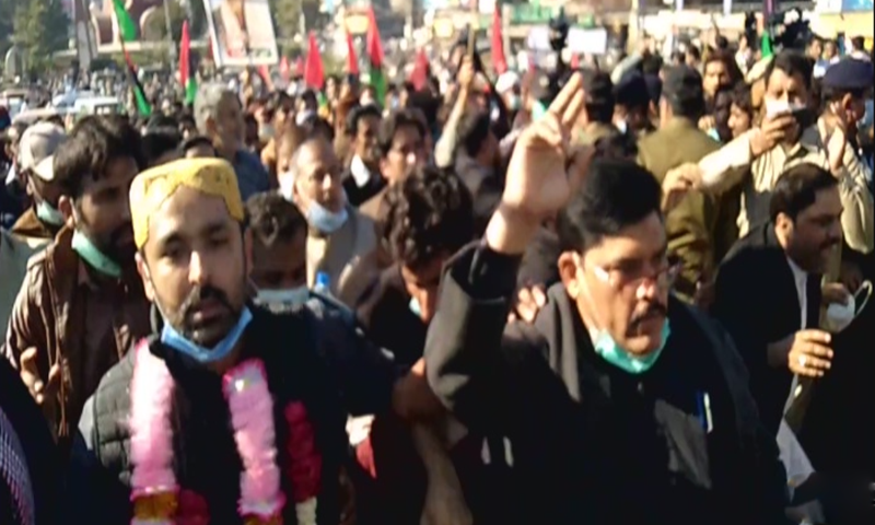 Scores of PDM activists take over venue for Nov 30 Multan rally despite obstacles