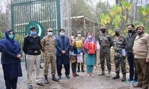 2 teenage sisters repatriated by Indian authorities after straying into occupied Kashmir