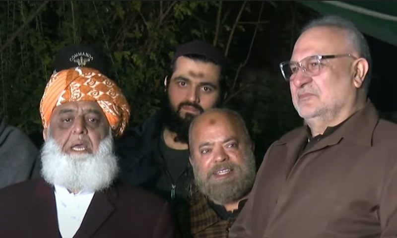حکومت کے ساتھ مذاکرات کرنا عوام کو مایوسی کی طرف دھکیلنا ہے، مولانا فضل الرحمٰن
