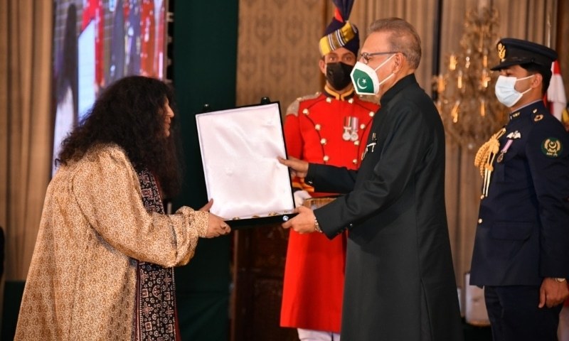Abida Parveen, Faisal Edhi among 88 conferred civil awards by President Alvi