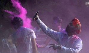 'Festival of colours': PM Imran expresses well wishes to Hindu community on Holi