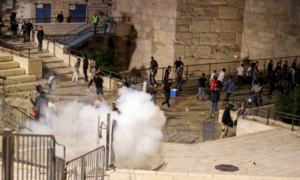 Ramazan nights see Israeli police and Palestinians face off in Jerusalem