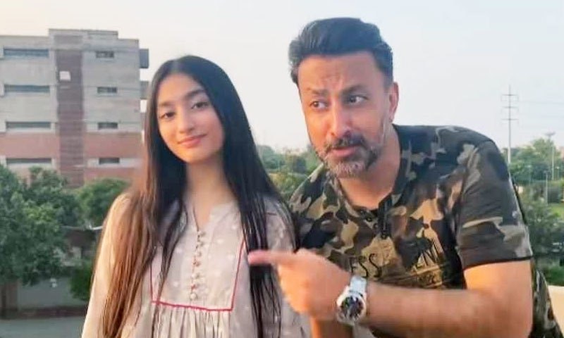 بابر علی کی بیٹی کے ہمراہ &rsquo;جانو سن ذرا&lsquo; پر پرفارمنس کی ویڈیو وائرل