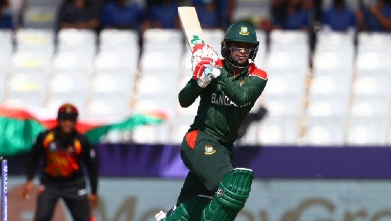 Shakib powers Bangladesh into Super 12s