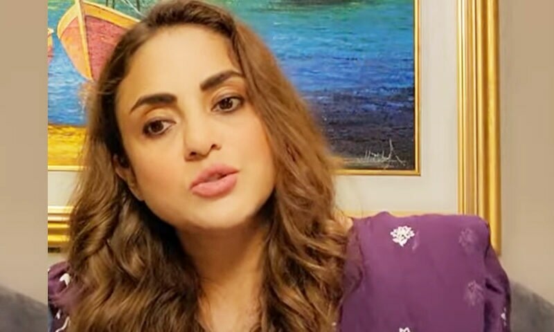 میں نے شرمیلا فاروقی کی والدہ کی عزت کی، سمجھ نہیں آتا انہیں برا کیوں لگا؟ نادیہ خان