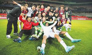 Nice top Versailles to reach Coupe de France final