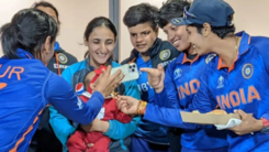 Bismah Maroof is nailing both cricket and motherhood &mdash; and netizens are in awe