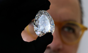 دبئی میں دنیا کے سب سے بڑے سفید ہیرے کی نمائش، 3 کروڑ ڈالر میں فروخت متوقع