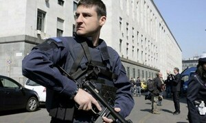 اٹلی: چارلی ہیبڈو پر حملہ کرنے والے شخص سے تعلق کے شبہ میں پاکستانی شہری گرفتار