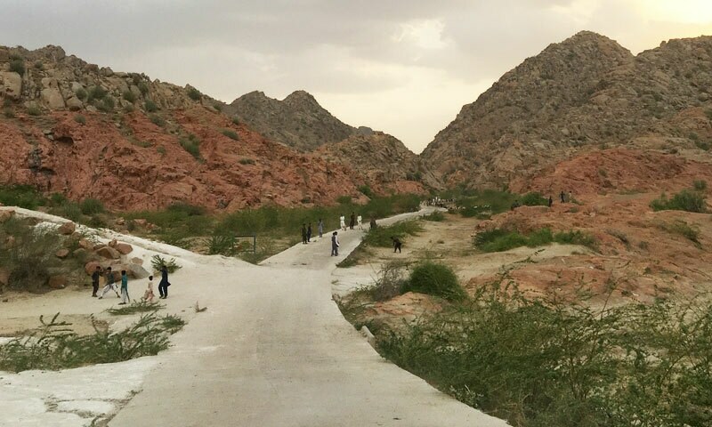 عدالتی احکامات کے باوجود کارونجھر کی کٹائی پر ماحول دوست نالاں