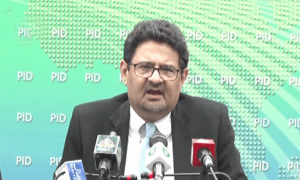 روپے کی بےقدری میں سیاسی صورتحال کا بڑا ہاتھ ہے، مفتاح اسمٰعیل