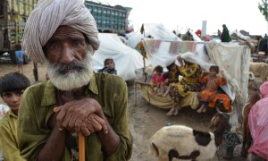 &lsquo;کسی سال پانی کی بوند کو ترسیں تو کسی سال اسی پانی سے پناہ مانگیں&rsquo;