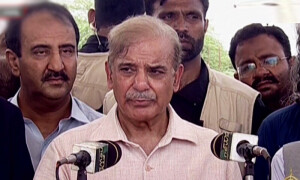 وزیراعظم کا بلوچستان کے سیلاب زدہ علاقوں کا دورہ، بحالی کیلئے 10 ارب روپے گرانٹ کا اعلان