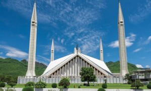 کیا فیصل مسجد صرف مردوں کے لیے مختص ہے؟