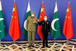 Chinese defence minister meets COAS Bajwa in Beijing, says military cooperation &lsquo;important pillar&rsquo; of bilateral ties