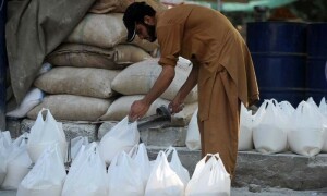 ملک میں 6 ماہ کیلئے خوراک کا وافر ذخیرہ موجود ہے، وزارت خوراک