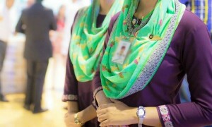پی آئی اے، کیبن کریو ڈریس کوڈ سے متعلق ہدایات سے دستبردار