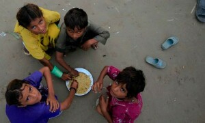 پاکستان میں 40 فیصد بچے نشوونما رکنے، 25 لاکھ غذائیت کی شدید قلت کا شکار