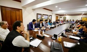 صحافی غریدہ فاروقی کے بارے میں نامناسب بیان دینے پر عمران خان تنقید کی زد میں