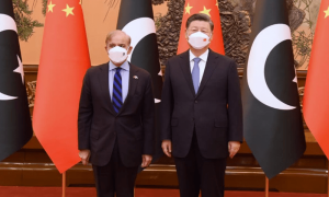 وزیرِ اعظم کا دورہ چین، پاک-چین قیادت کا تعلقات مضبوط اور سی پیک کیخلاف خطرات ناکام بنانے کا عزم