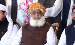 عمران خان نے اداکاری میں شاہ رخ وسلمان خان کو پیچھے چھوڑ دیا، مولانا فضل الرحمٰن