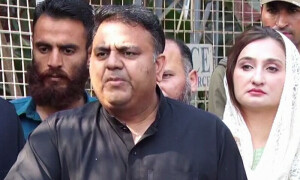 نواز شریف منصوبے کے تحت ملک میں مارشل لا لگانا چاہتے ہیں، فواد چوہدری