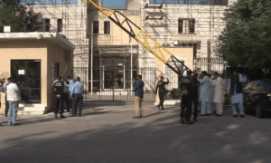 پنجاب میں بلدیاتی نتخابات: الیکشن کمیشن کا الیکٹرانک ووٹنگ مشین کی شرط ختم کرنے کا حکم