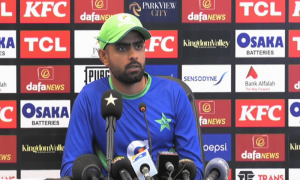 خواہش ہے پوری انگلش ٹیم صحتیاب ہوکر میدان میں اترے، بابر اعظم