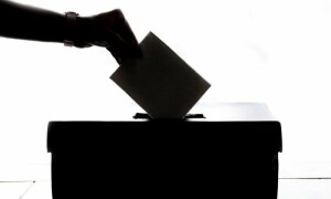 انتخابات وقت پر ہی کیوں ہوں گے؟