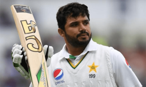 Waning Azhar Ali counts days as Pakistan mainstay